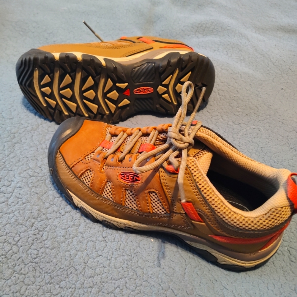 Keen targhee III hiking shoes waterproof